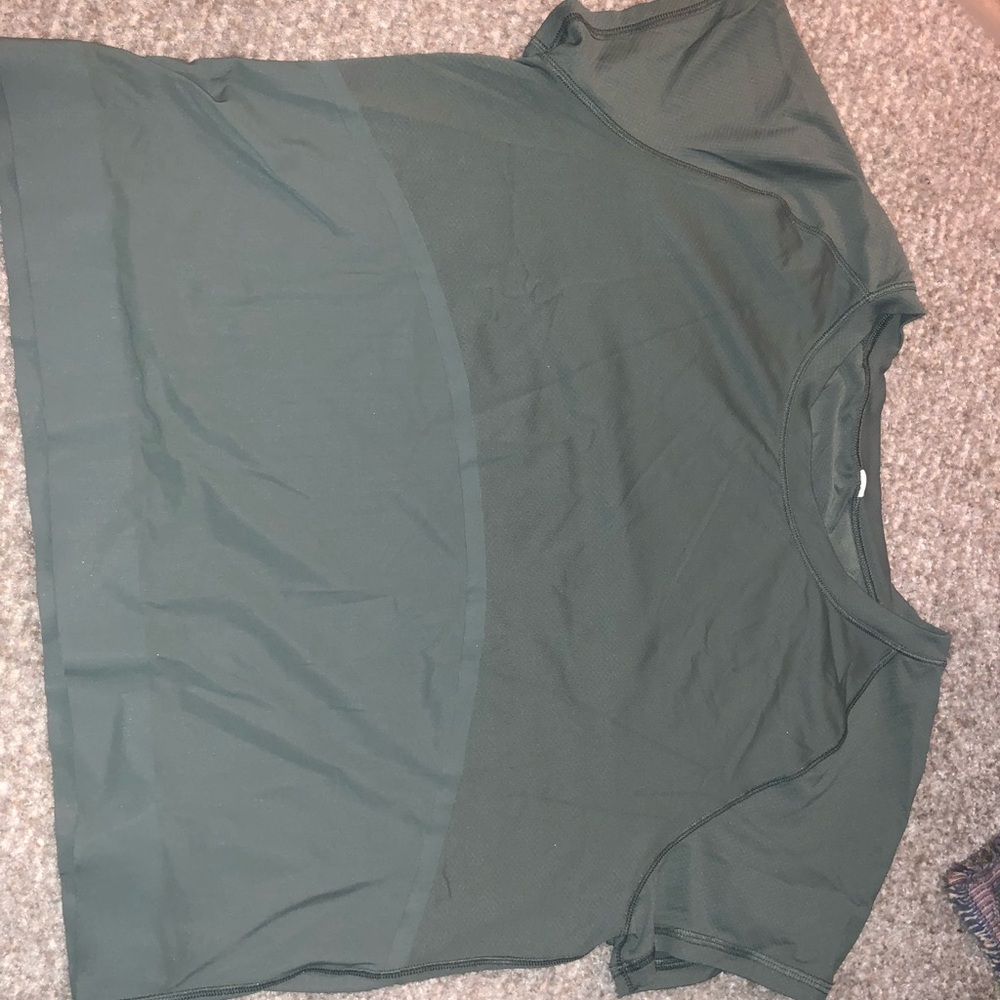 Lululemon workout crop